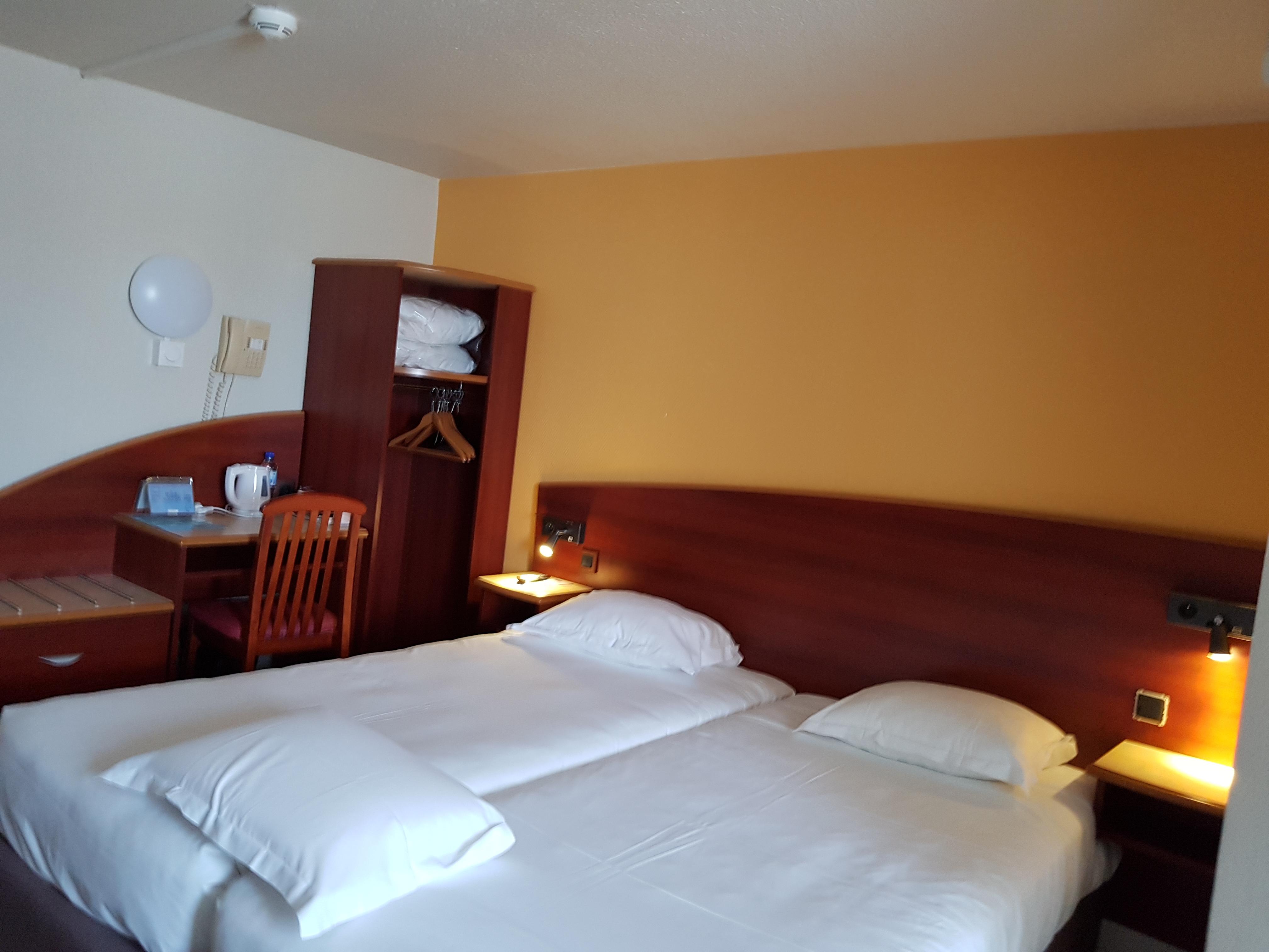 เอตองเป กีริอาด Hotel เอตอมป์ส ภายนอก รูปภาพ